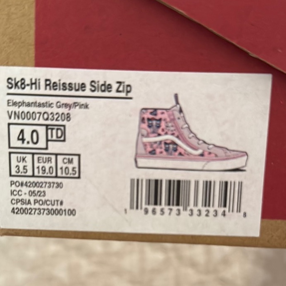 Vans Pink and White Sneakers Vibrant Design - Picture 3 of 3